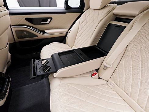 Used 2024 Mercedes-Benz S 580e 4MATIC Sedan image 54