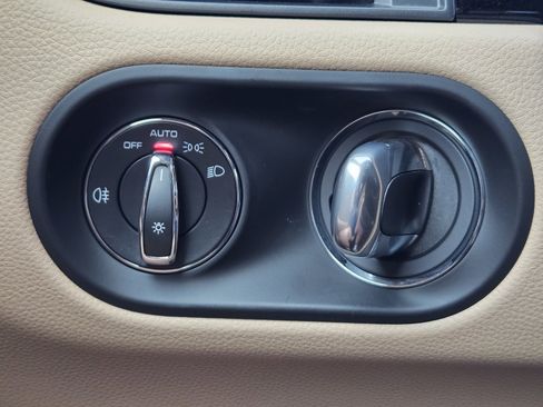 Certified 2025 Porsche Macan image 21