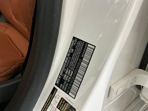 Used 2022 Mercedes-Benz C 300 Sedan image 31