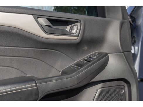 Used 2022 Ford Escape SE image 19