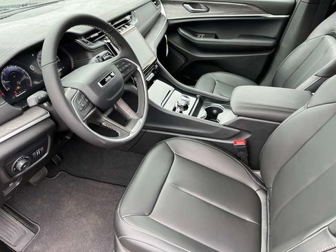 New 2025 Jeep Grand Cherokee Limited image 21