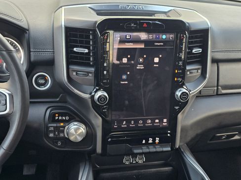 Used 2025 RAM 1500 Laramie AWD/4WD image 17