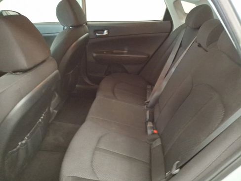 Used 2018 Kia Optima LX w/ 17" Alloy Wheels Package image 12