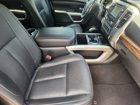 Used 2016 Nissan Titan SL RWD image 15