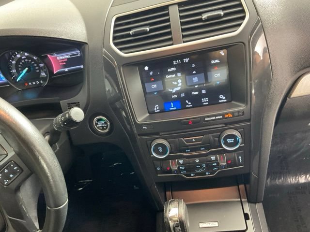 Used 2017 Ford Explorer XLT w/ Equipment Group 202A AWD/4WD image 24