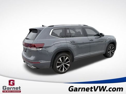 Certified 2025 Volkswagen Atlas SEL Premium R-Line image 5