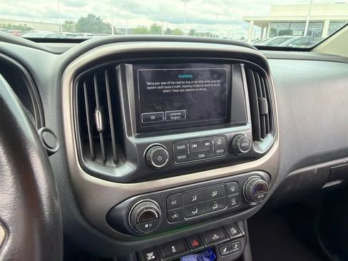 Used 2018 Chevrolet Colorado Z71 AWD/4WD image 16