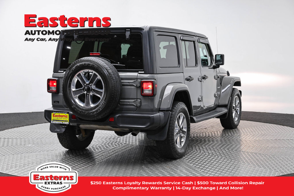 Used 2018 Jeep Wrangler Unlimited Sahara AWD/4WD image 6