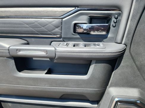 New 2025 RAM 2500 Limited image 14