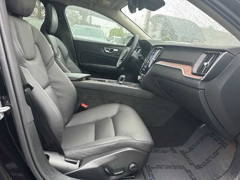 Certified 2025 Volvo V60 B5 Cross Country Plus image 10
