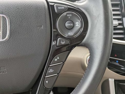 Used 2017 Honda Accord EX-L image 25