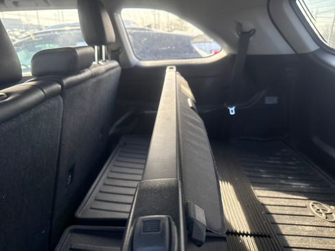 Used 2017 Toyota Highlander XLE image 11