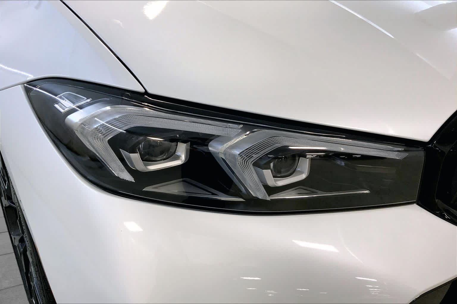 New 2026 BMW 330i xDrive Sedan w/ M Sport Package AWD/4WD image 13