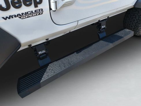 Used 2021 Jeep Wrangler Sport S image 26