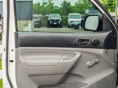 Used 2013 Toyota Tacoma 2WD Regular Cab image 17