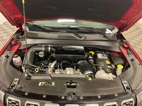 Used 2025 Jeep Compass Limited image 36