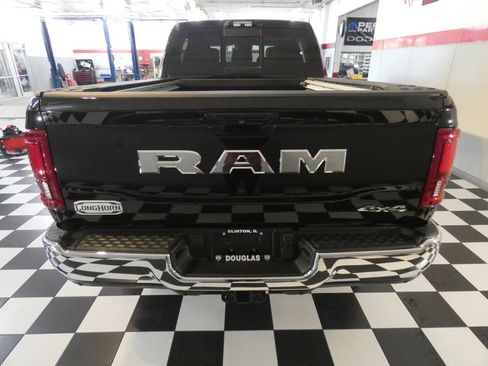 New 2026 RAM 2500 Limited AWD/4WD image 7