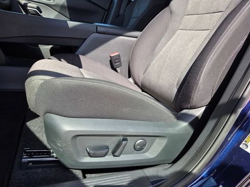 Used 2026 Nissan Rogue SV FWD image 10