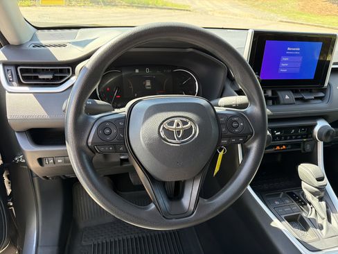Used 2024 Toyota RAV4 LE image 23