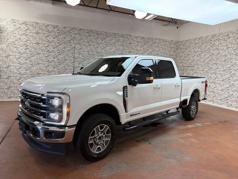 Used 2024 Ford F250 Lariat AWD/4WD image 3