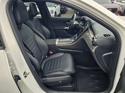 Used 2025 Mercedes-Benz GLC 43 AMG 4MATIC image 27