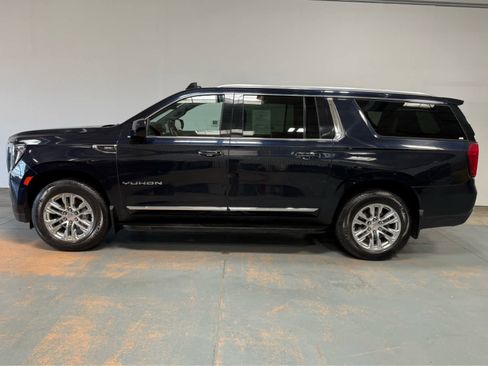 Used 2023 GMC Yukon XL SLT AWD/4WD image 2