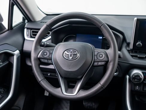 Used 2025 Toyota RAV4 XLE w/ Convenience Package AWD/4WD image 12