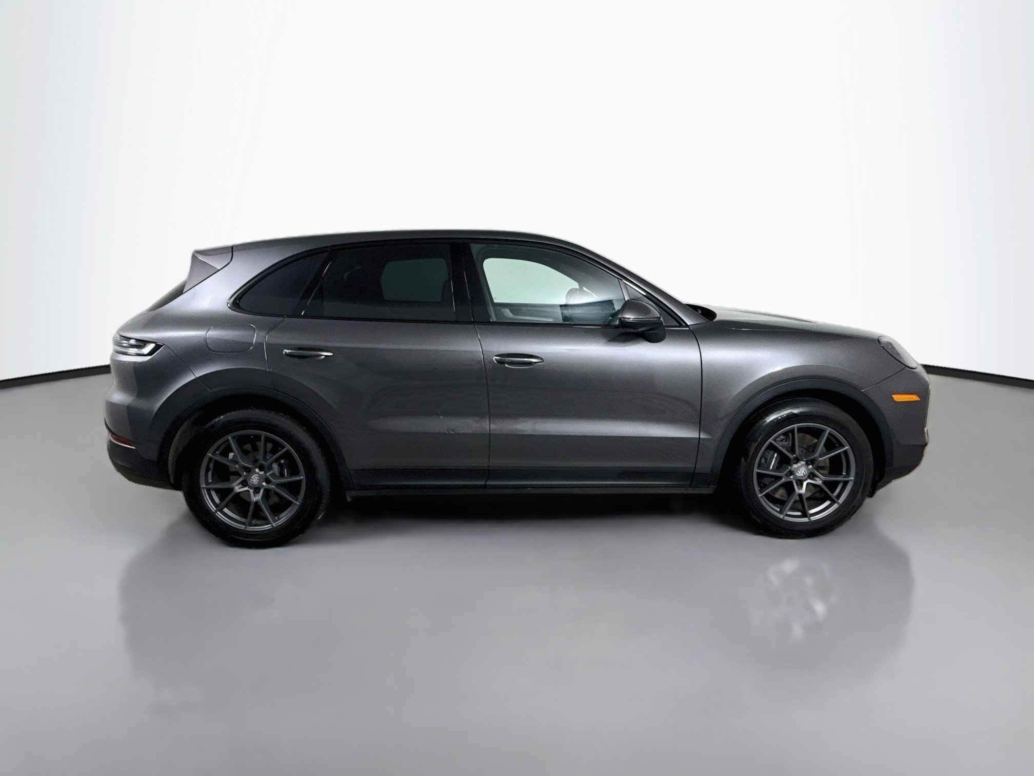 Certified 2024 Porsche Cayenne AWD/4WD image 8
