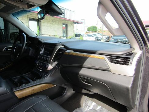 Used 2017 GMC Yukon Denali AWD/4WD image 12