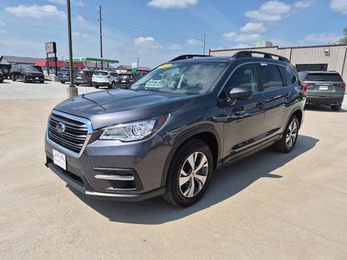 Used 2022 Subaru Ascent Premium w/ Convenience Package AWD/4WD image 2