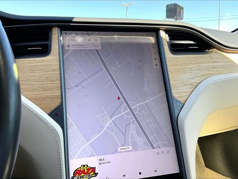 Used 2018 Tesla Model S 75D image 33