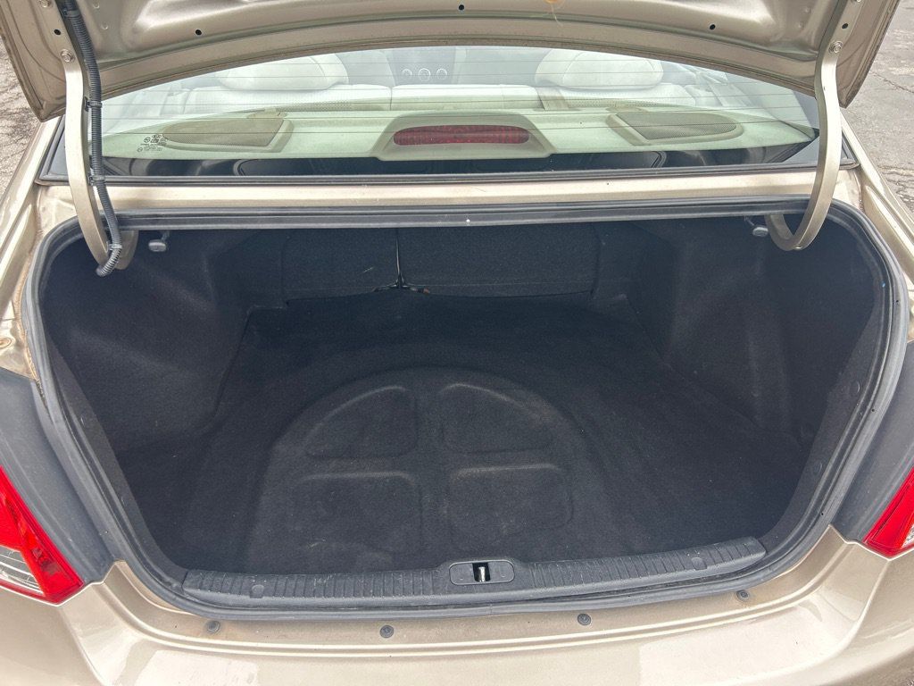 Used 2008 Kia Spectra EX FWD image 15