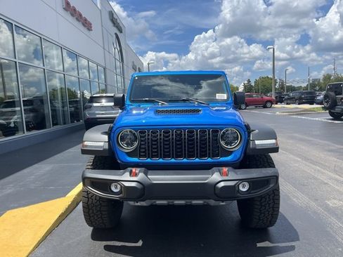 New 2025 Jeep Gladiator Mojave w/ Convenience Group image 2