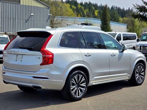 Used 2021 Volvo XC90 T6 Momentum image 7