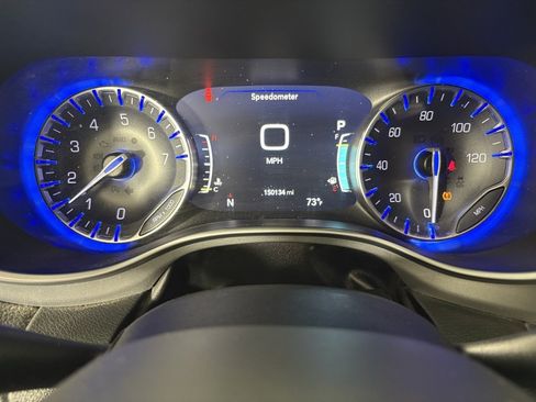 Used 2018 Chrysler Pacifica Limited w/ Advanced Safetytec Group image 24