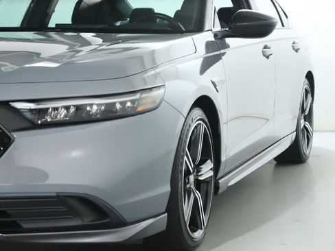 Used 2023 Honda Accord Sport image 4