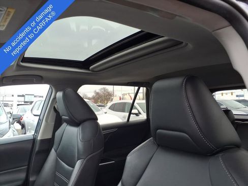 Used 2019 Toyota RAV4 XLE Premium image 19