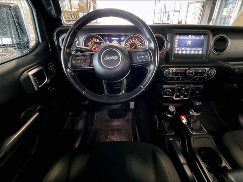 Used 2021 Jeep Gladiator Sport AWD/4WD image 17