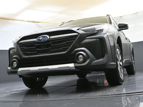 Used 2025 Subaru Outback Limited image 36