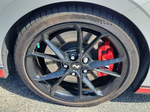 Used 2025 Hyundai Elantra N FWD image 8