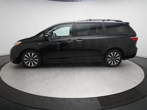 Used 2018 Toyota Sienna Limited Premium w/ Carpet Mat Package AWD/4WD image 26