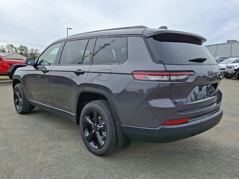 New 2025 Jeep Grand Cherokee L Altitude image 3