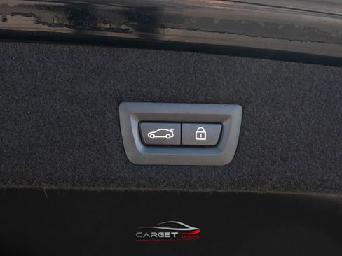 Used 2016 BMW 750i w/ M Sport Package image 50