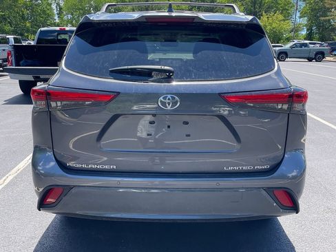 Used 2023 Toyota Highlander Limited AWD/4WD image 5