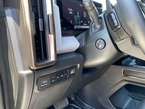 Used 2024 GMC Hummer EV 2X w/ Extreme Off-Road Package AWD/4WD image 18