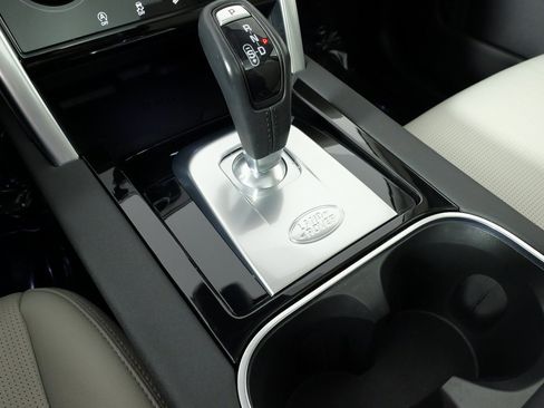 Used 2023 Land Rover Discovery Sport S image 64