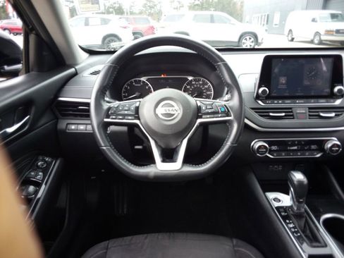 Used 2020 Nissan Altima 2.5 SV image 15