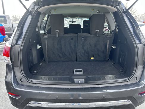 Used 2014 Nissan Pathfinder SV w/ Trailer Tow Package image 9