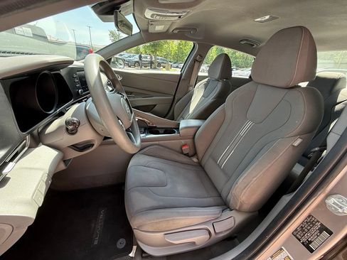 Used 2023 Hyundai Elantra Blue FWD image 22