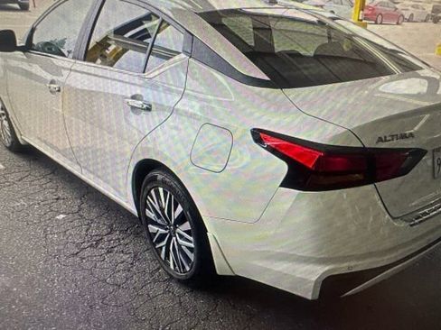 Used 2023 Nissan Altima 2.5 SV FWD image 8